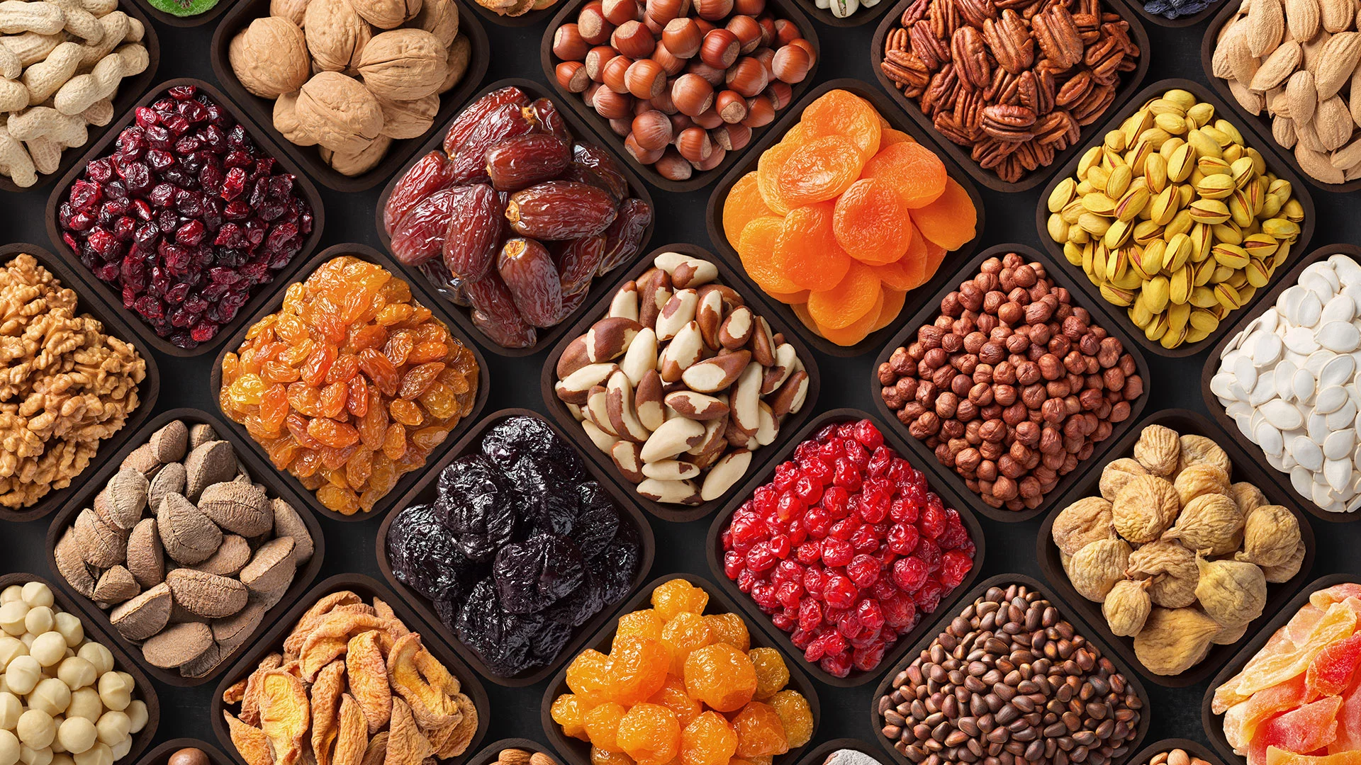 dried fruits and nuts mix